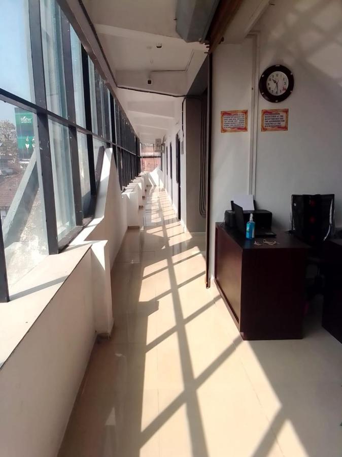 מלון Pudunagaram Emirates Residency מראה חיצוני תמונה