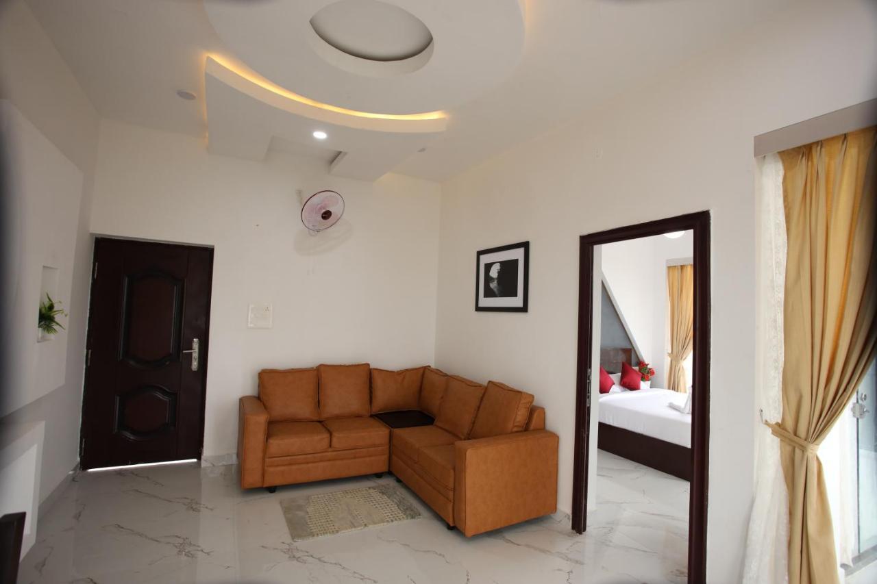 מלון Pudunagaram Emirates Residency מראה חיצוני תמונה